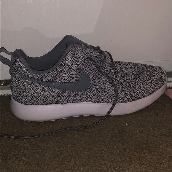 nike roshe size 5